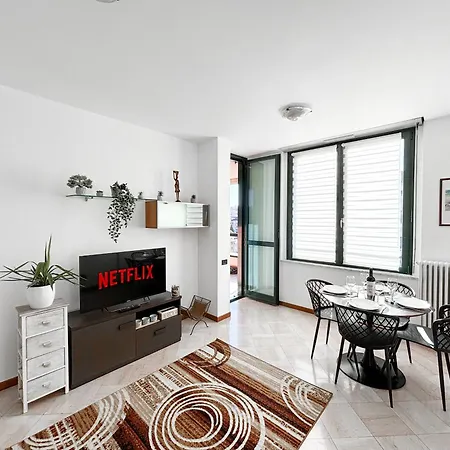 Apartment Bilocale Con Terrazzo E Box Auto Su Richiesta
