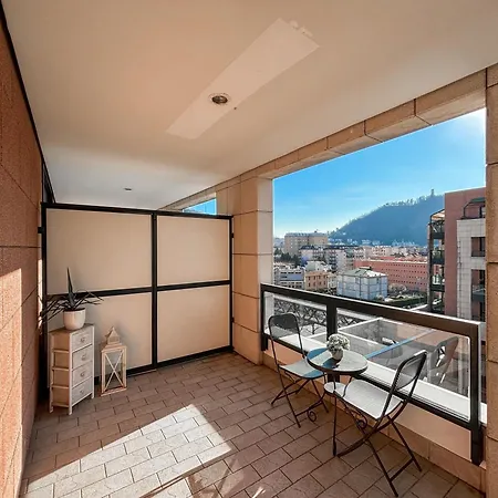 Bilocale Con Terrazzo E Box Auto Su Richiesta Como