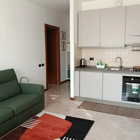 Διαμέρισμα Bilocale Con Terrazzo E Box Auto Su Richiesta *