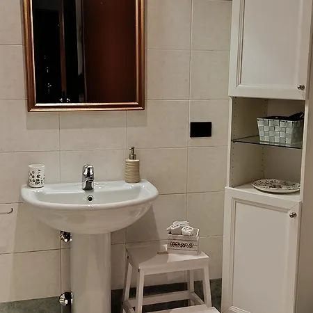 Bilocale Con Terrazzo E Box Auto Su Richiesta شقة *