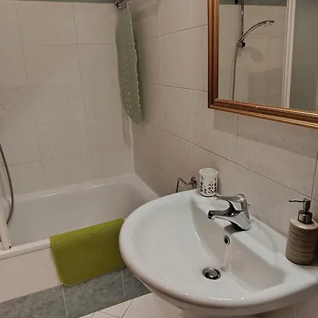 Bilocale Con Terrazzo E Box Auto Su Richiesta Apartment Como