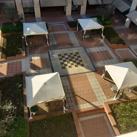 Apartment Bilocale Con Terrazzo E Box Auto Su Richiesta Como