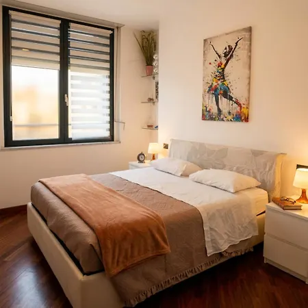 Bilocale Con Terrazzo E Box Auto Su Richiesta *