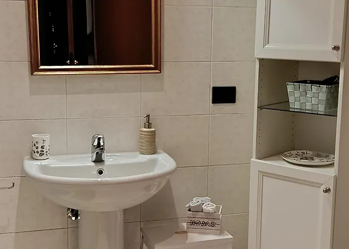 Bilocale Con Terrazzo E Box Auto Su Richiesta Apartamento *