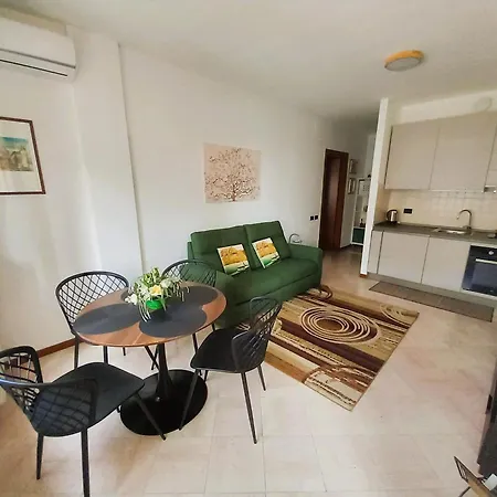 Bilocale Con Terrazzo E Box Auto Su Richiesta Apartment
