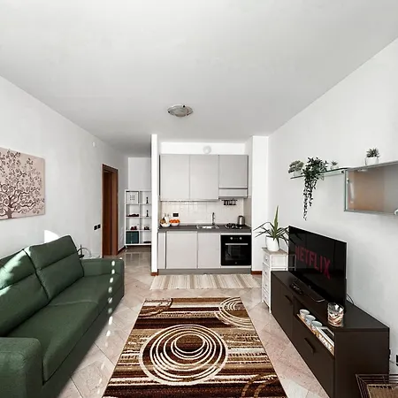 Bilocale Con Terrazzo E Box Auto Su Richiesta